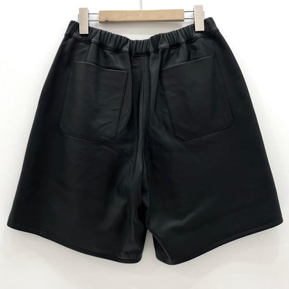 【中古】Valentino | ヴァレンチノ レザーハーフパンツ　ショートパンツ ブラック サイズ：46【尾張小牧店】