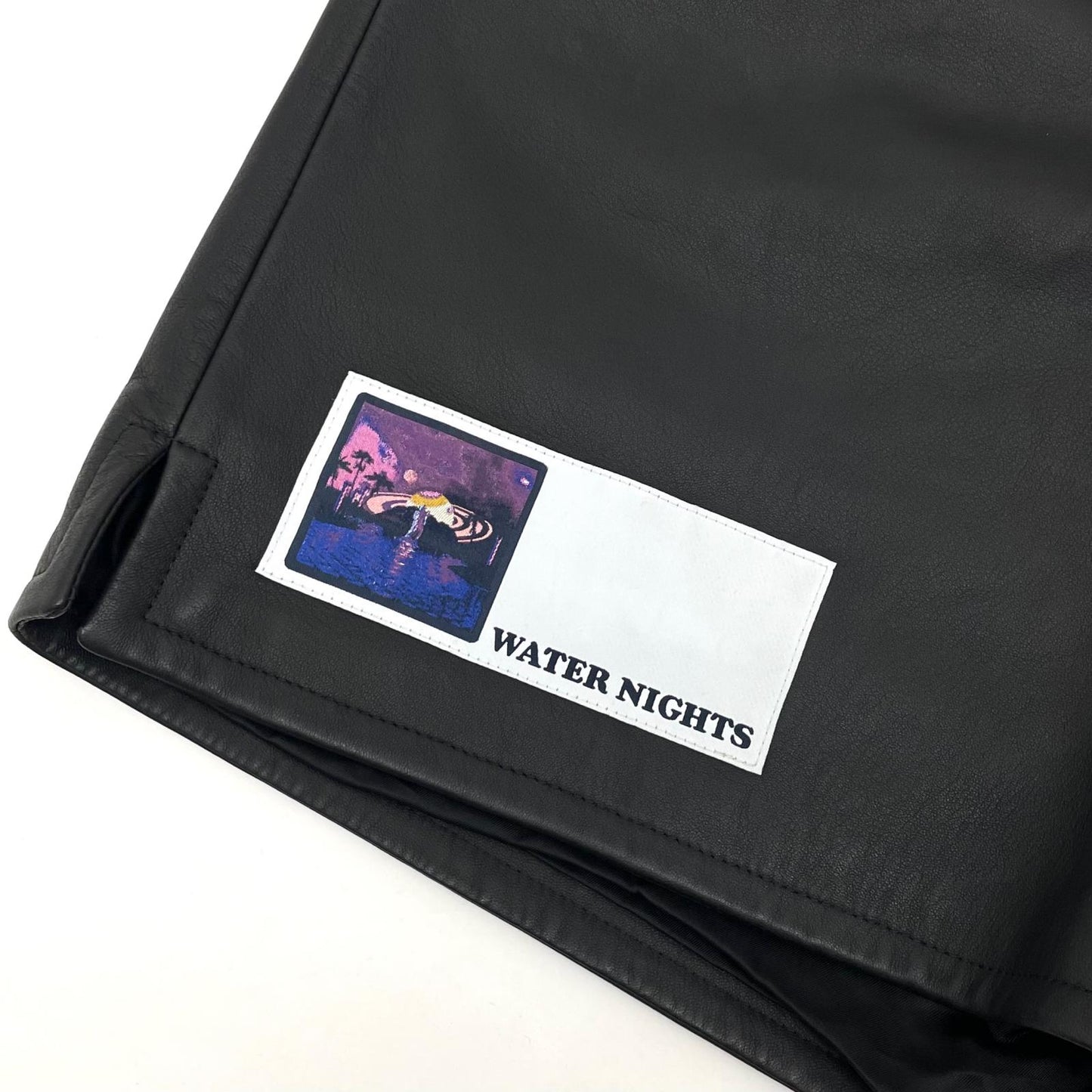 【中古】Valentino | ヴァレンチノ レザーハーフパンツ　ショートパンツ ブラック サイズ：46【尾張小牧店】