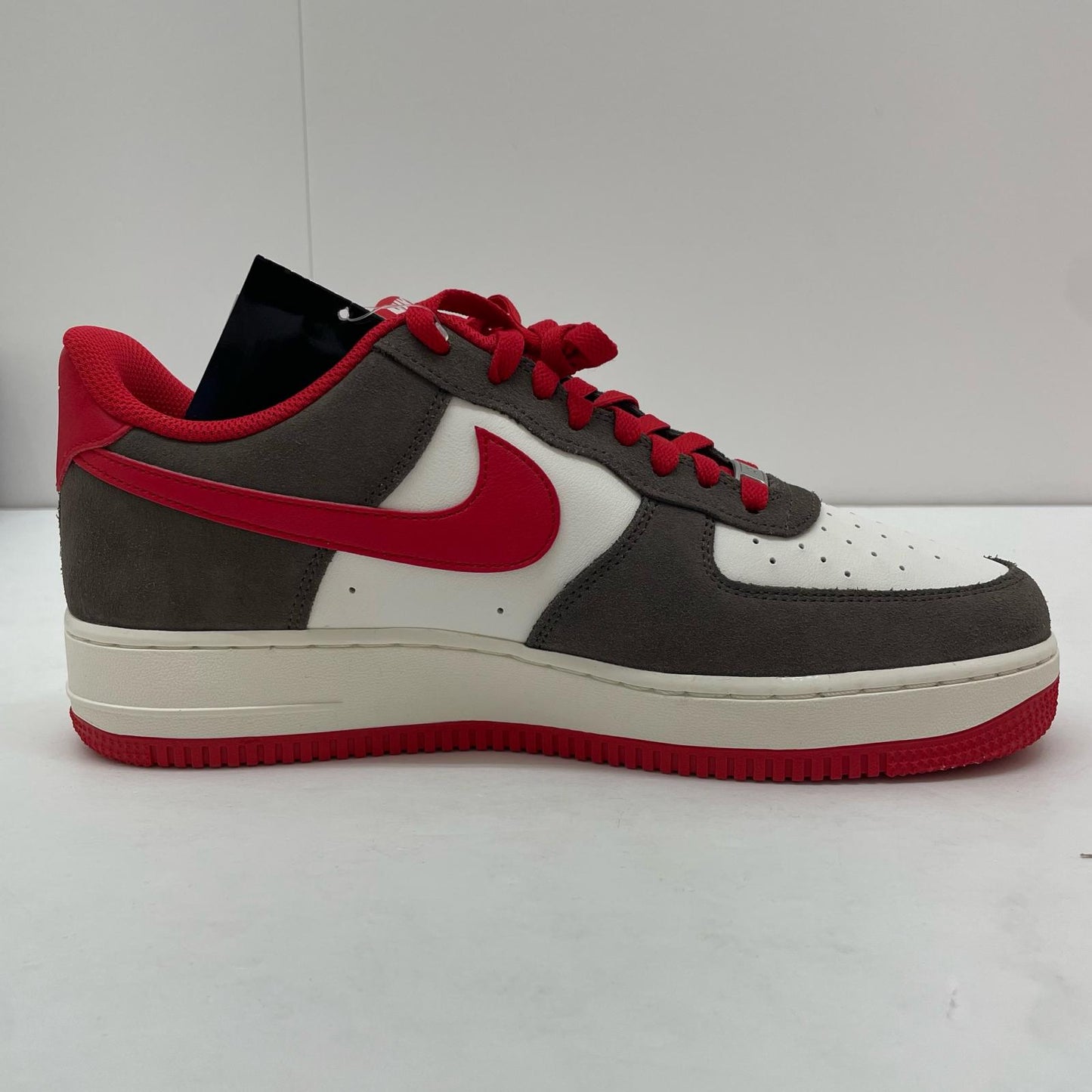 NIKE | ナイキ Air Force 1 '07 LV8 スニーカー FQ8714-201 ブラウン 28.5cm【尾張小牧店】