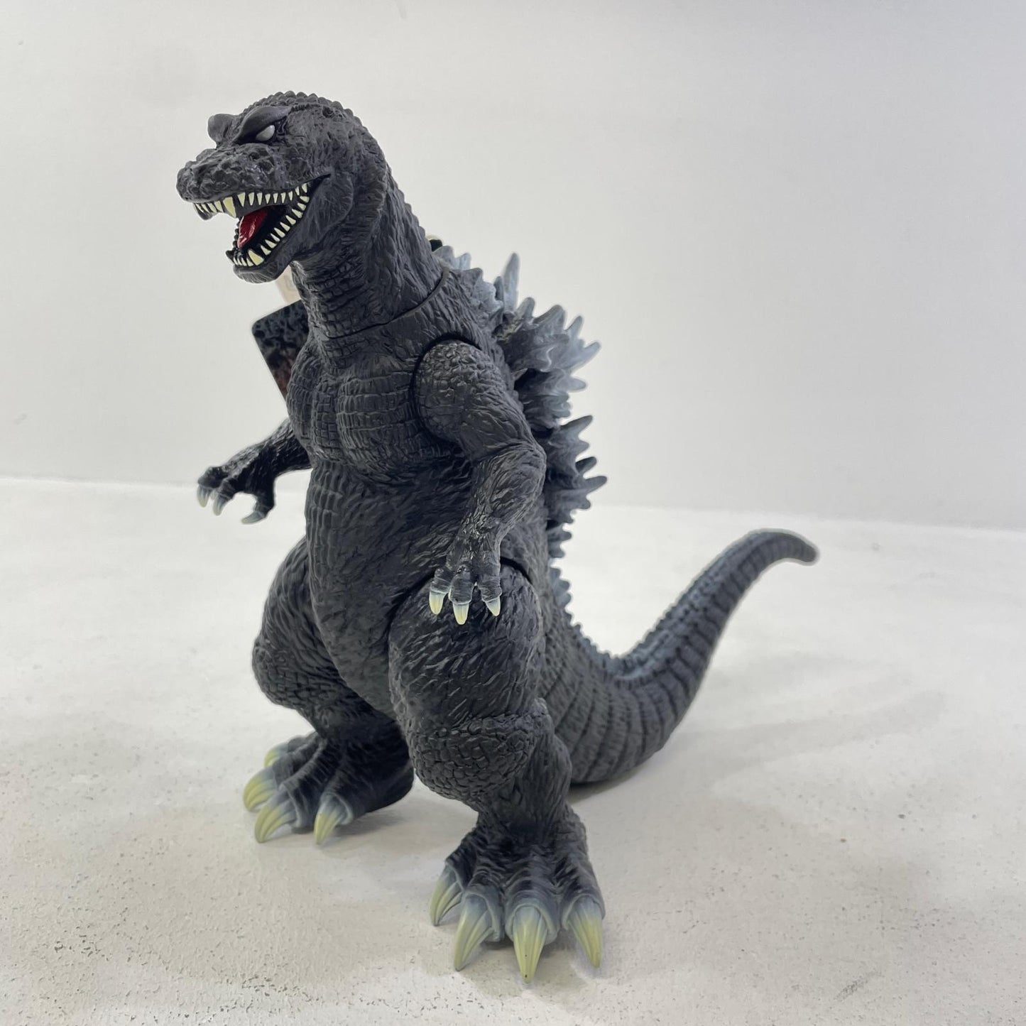フィギュア ゴジラ2002「ゴジラ・モスラ・キングギドラ大怪獣総攻撃」ムービーモンスターシリーズ【フィギュア】【尾張小牧店】