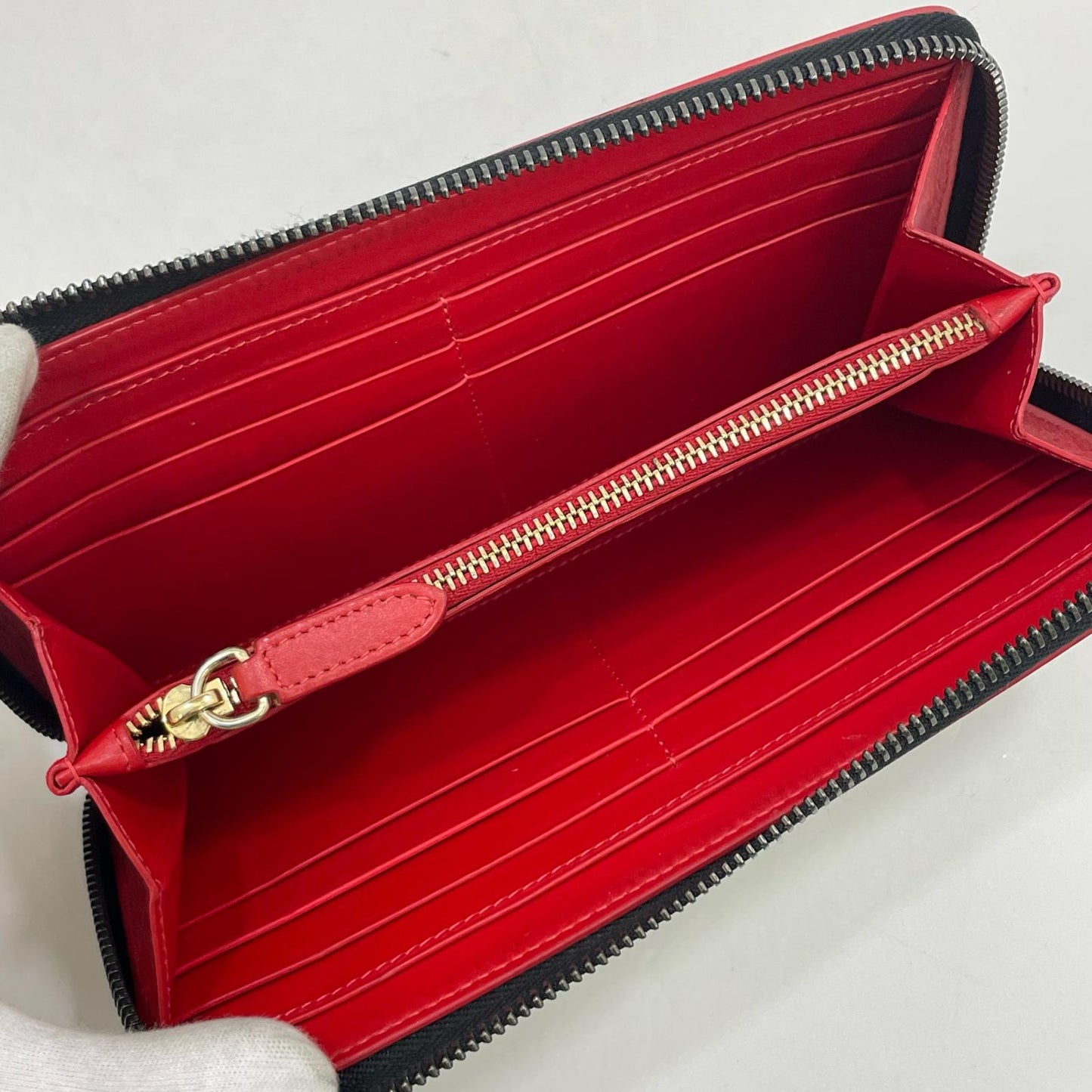 Christian Louboutin | クリスチャンルブタン 長財布 ブラック×レッド【尾張小牧店】