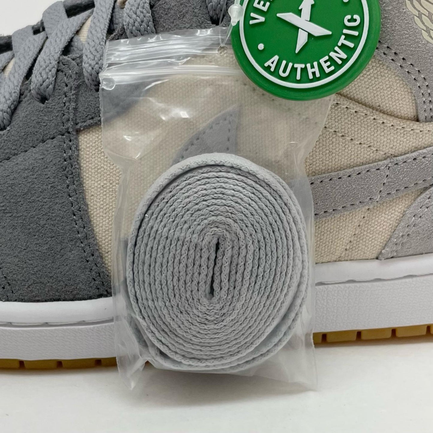 NIKE | ナイキ Air Jordan 1 Mid SE スニーカー DN4281-100 グレー×ベージュ 30cm