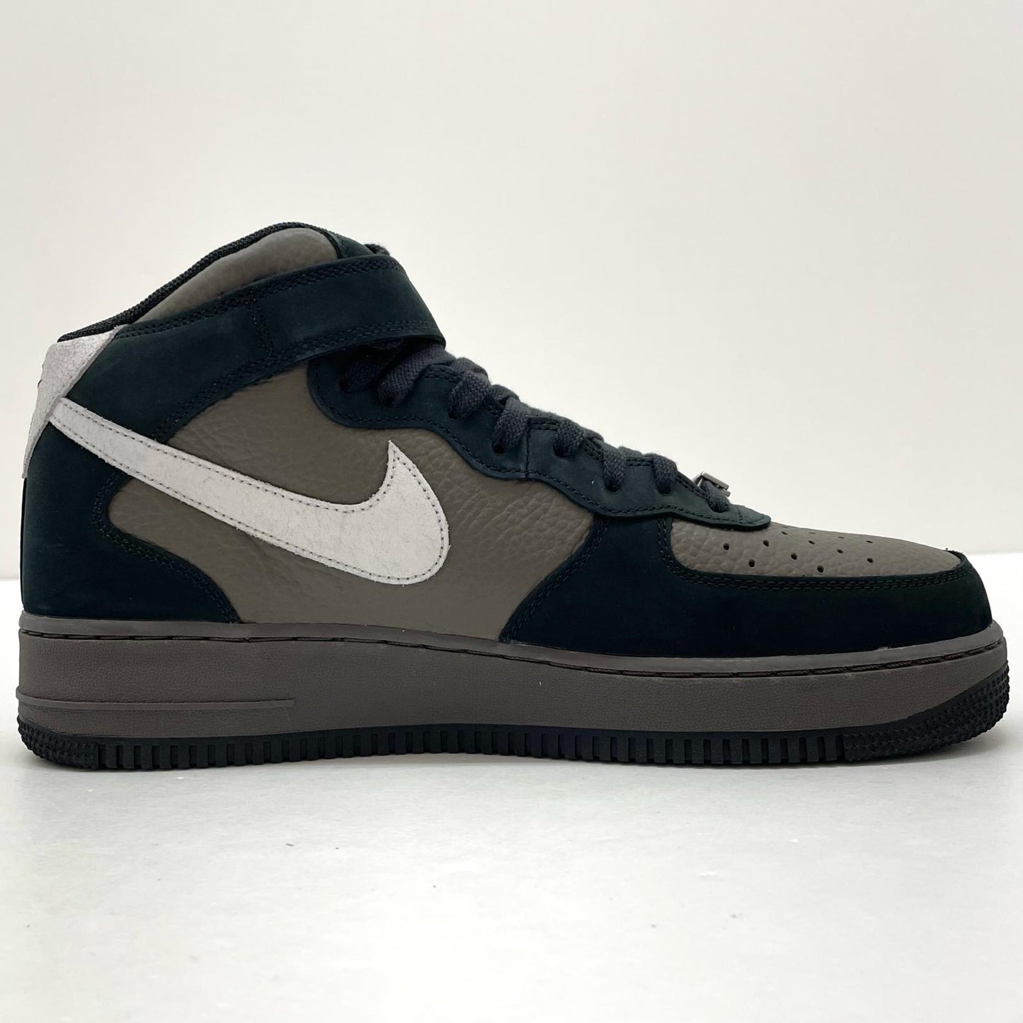 NIKE | ナイキ Air Force 1 Mid スニーカー DR0296-200 ブラウン×ブラック×ホワイト 30cm