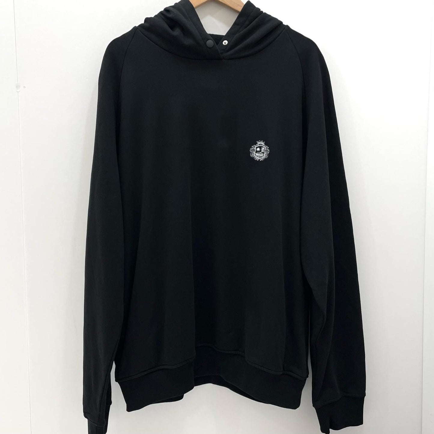 BALLY | バリー CURLING ST.MORITZ BEAR SWEATSHIRT パーカー M5BA925F-CO122 ブラック サイズ：XL【尾張小牧店】