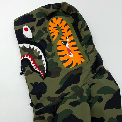 A BATHING APE | アベイシングエイプ 1ST CAMO SHARK SNOWBOARD JACKET ナイロンジャケット カモフラ柄 サイズ：L【尾張小牧店】