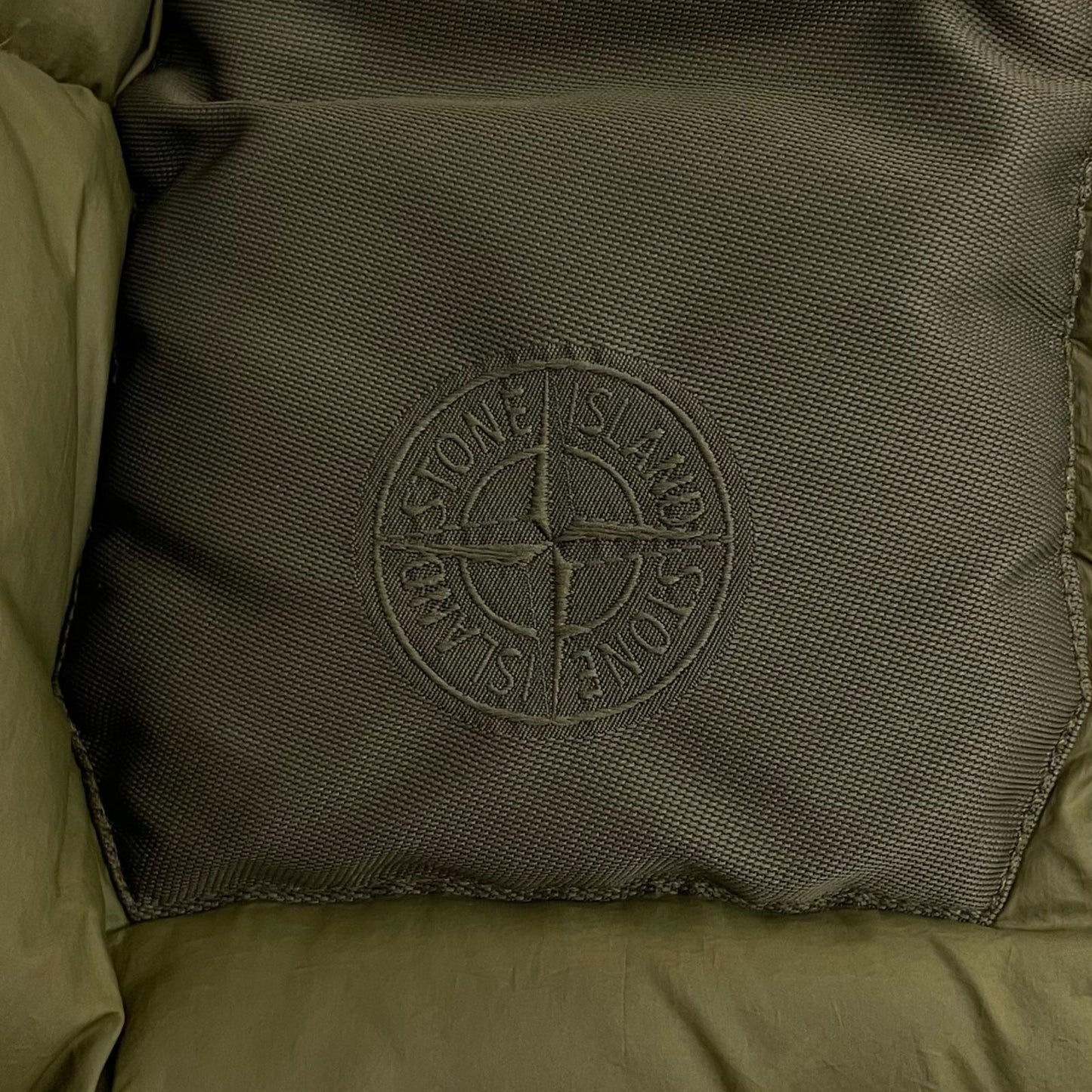 STONE ISLAND | ストーンアイランド ダウンベスト カーキ サイズ：M【尾張小牧店】