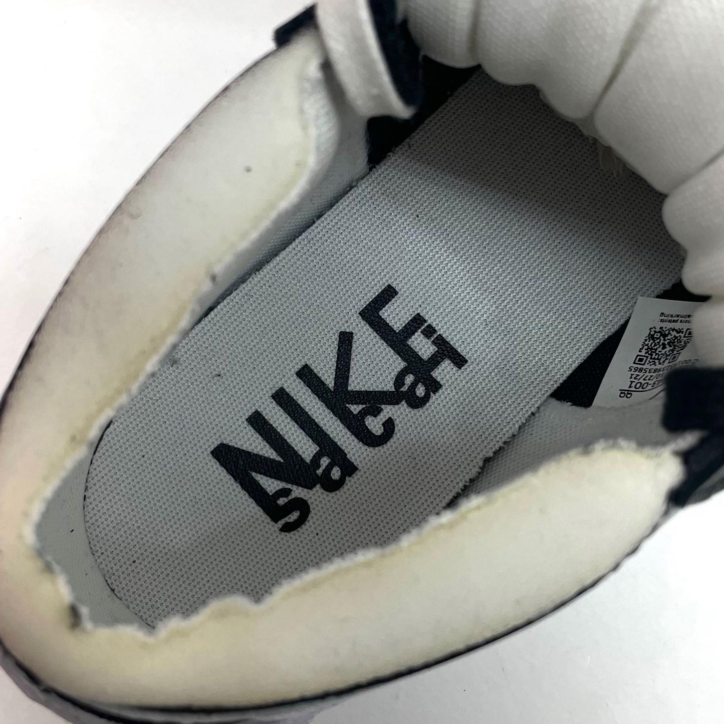 【中古】NIKE×sacai | ナイキ×サカイ Blazer Low Black Patent Leather/ナイキ ブレーザー ロー ブラック パテント レザー スニーカー 靴　DM6443-001 ブラック×ホワイト 27cm【尾張小牧店】