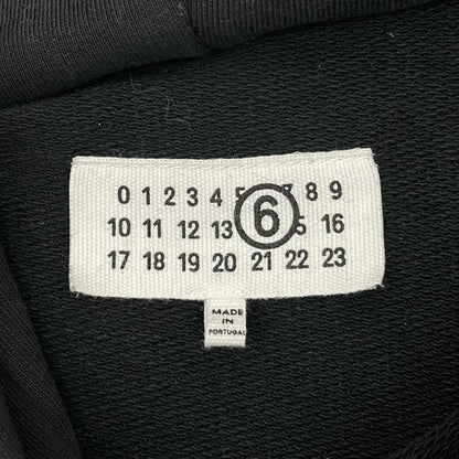 Maison Margiela | メゾンマルジェラ MM6 HOODIE パーカー SH0GU0035 M25025 ブラック サイズ：L【尾張小牧店】