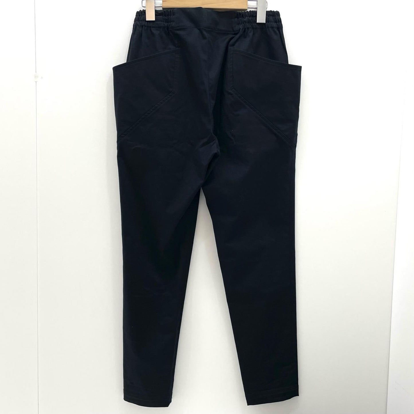ISSEY MIYAKE | イッセイミヤケ パンツ ブラック サイズ：2【尾張小牧店】