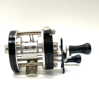 【フィッシング/釣り/釣具/リール】 【ベイトリール/右ハンドル】 | 五十鈴工業 BC420SSS VINTAGE 【尾張小牧店】