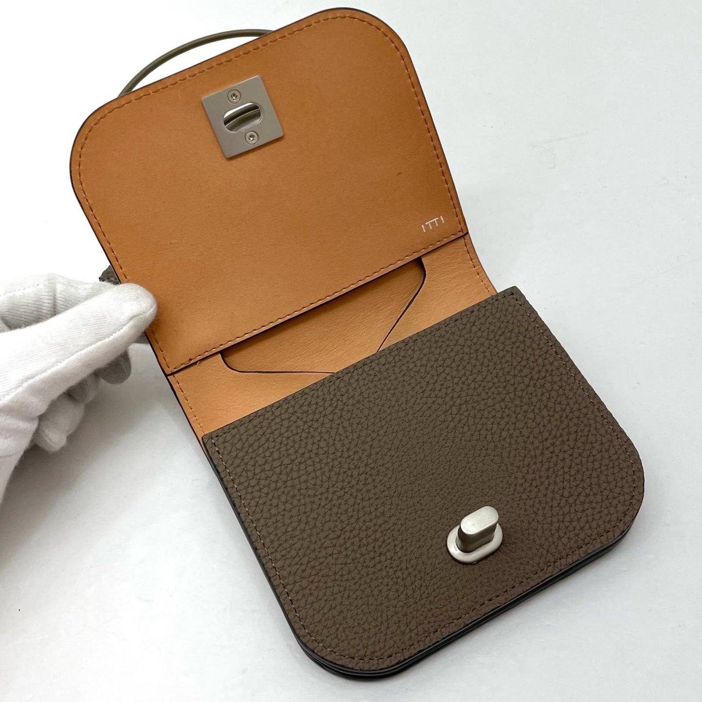 itti | イッチ CRISTY WLT SHOULDER/DIPLO FJORD コインケース ITTI-BAG-068-DF グレイッシュベージュ【尾張小牧店】