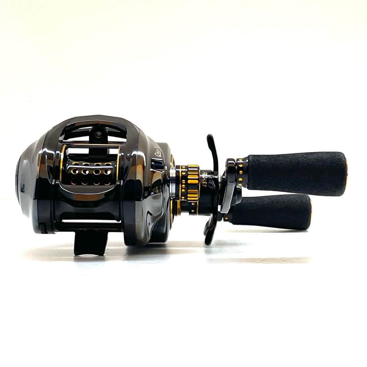 【フィッシング/釣り/釣具/リール】 【ベイトリール/右ハンドル】AbuGarcia | アブガルシア レボ ブラック10【尾張小牧店】