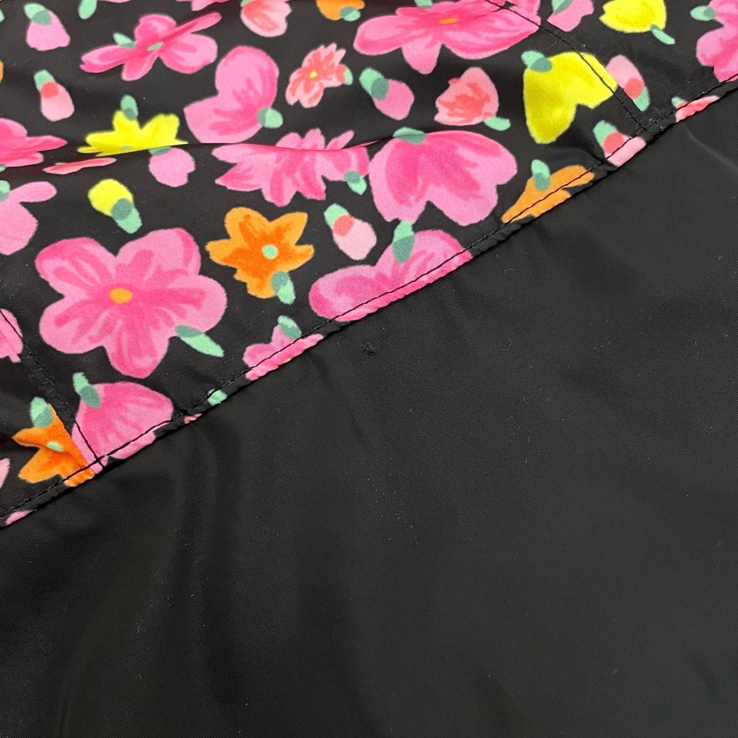 kate spade NEW YORK | ケイトスペードニューヨーク マウンテンパーカー ブラック×ピンク サイズ：L【尾張小牧店】