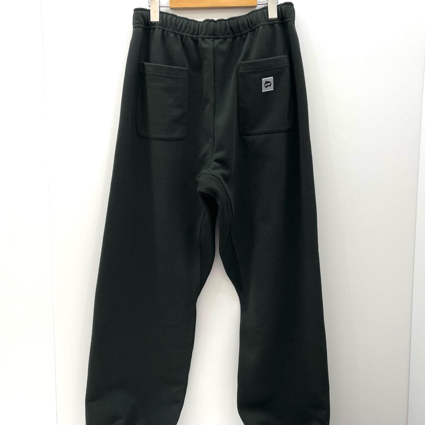 LQQK STUDIO | ルックスタジオ SWEAT PANTS パンツ LQA25SP08 カーキ サイズ：L【尾張小牧店】