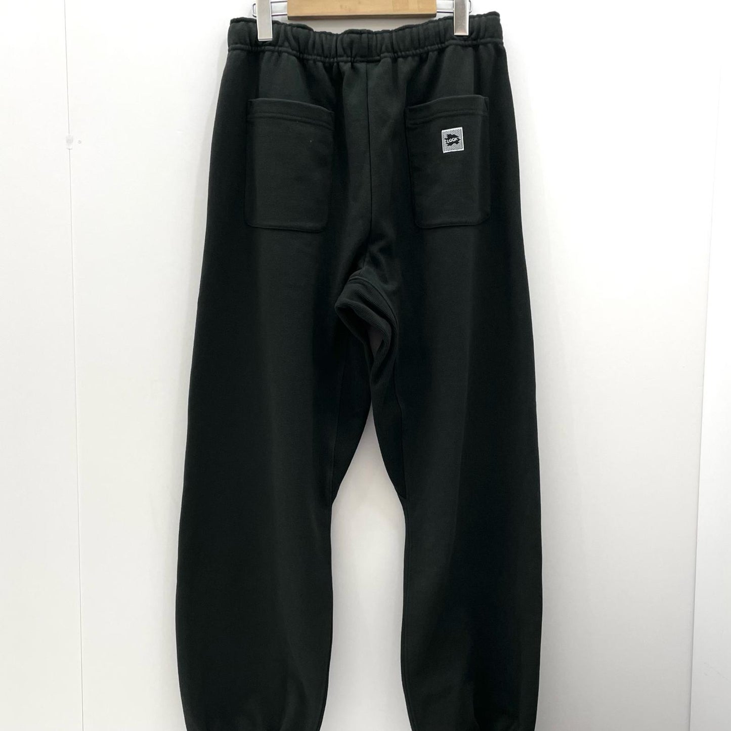 LQQK STUDIO | ルックスタジオ SWEAT PANTS パンツ LQA25SP08 カーキ サイズ：M【尾張小牧店】