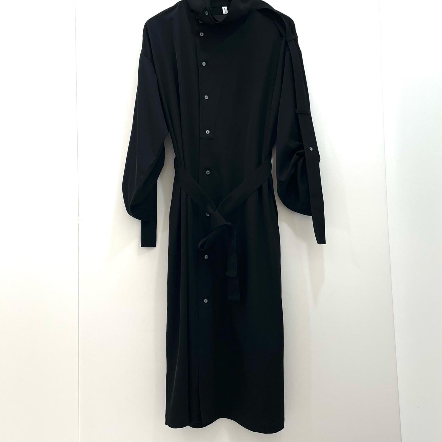 08sircus | ゼロエイトサーカス Light twill stand coat dress ワンピース S25AW-DR01 ブラック サイズ：1【尾張小牧店】