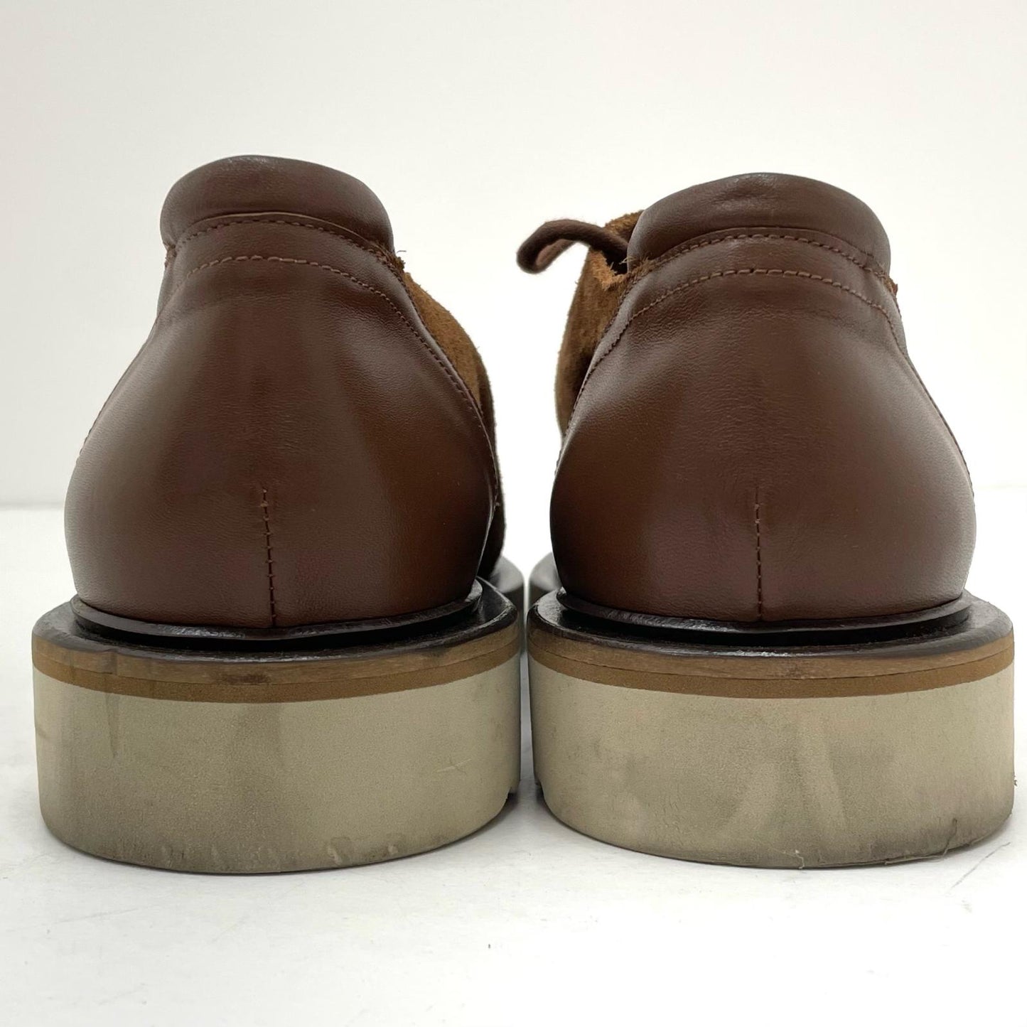 MAISON KITSUNE | メゾンキツネ SUEDE LEATHER DERBIES ローファー MM04302LS0001 ブラウン【尾張小牧店】