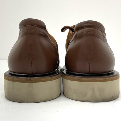 MAISON KITSUNE | メゾンキツネ SUEDE LEATHER DERBIES ローファー MM04302LS0001 ブラウン【尾張小牧店】
