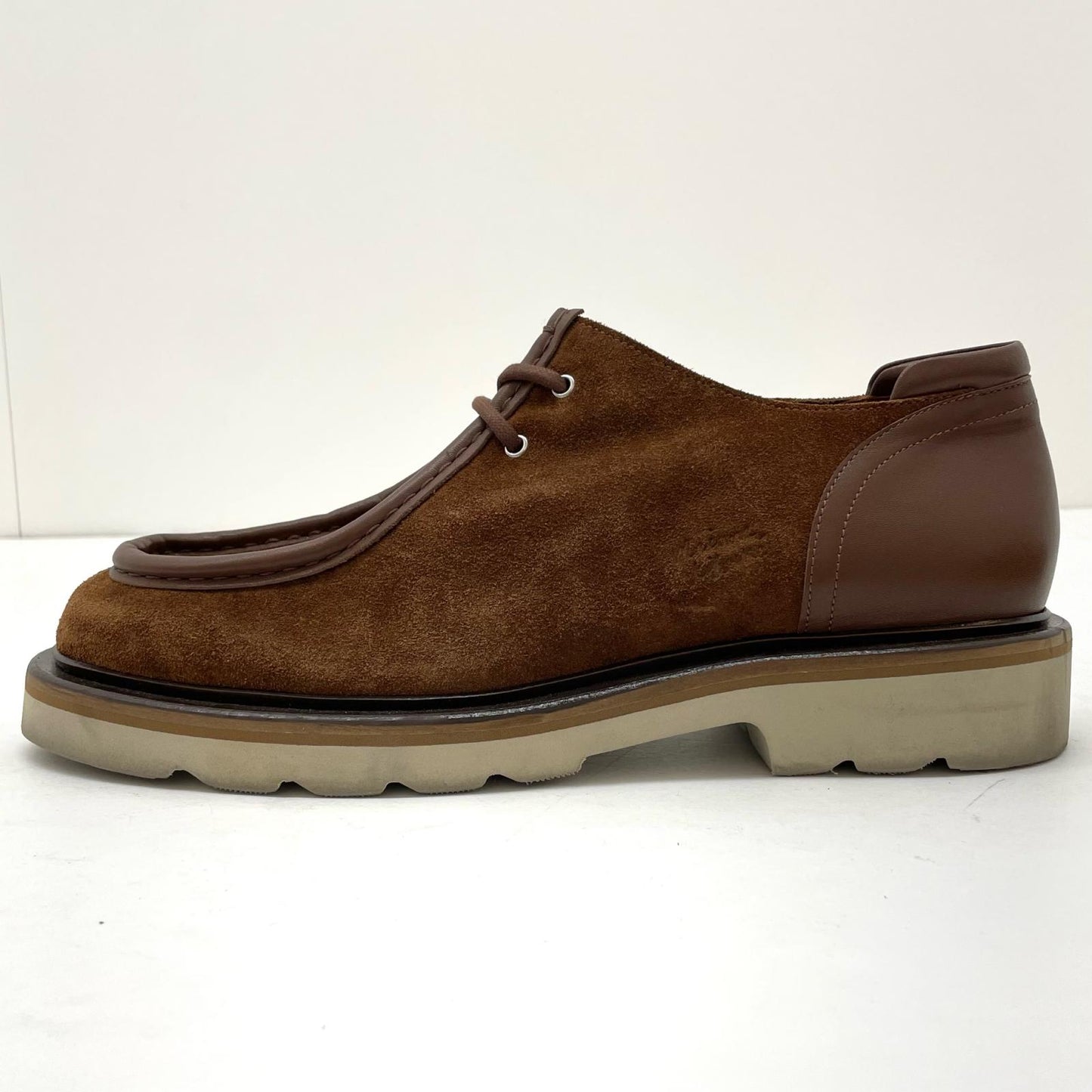 MAISON KITSUNE | メゾンキツネ SUEDE LEATHER DERBIES ローファー MM04302LS0001 ブラウン【尾張小牧店】