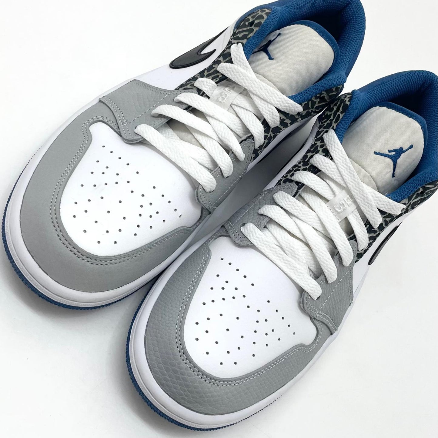 【中古】NIKE | ナイキ Air Jordan 1 Low "True Blue"/エアジョーダン1 ロー "トゥルーブルー"　スニーカー 靴　DM1199-140 グレー×ホワイト×ブルー 27cm【尾張小牧店】