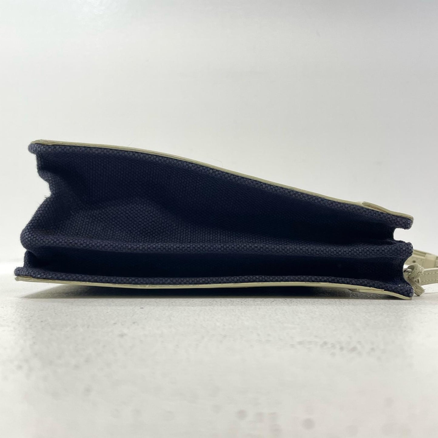 BALENCIAGA | バレンシアガ ショルダーバッグ ネイビー×ホワイト【尾張小牧店】