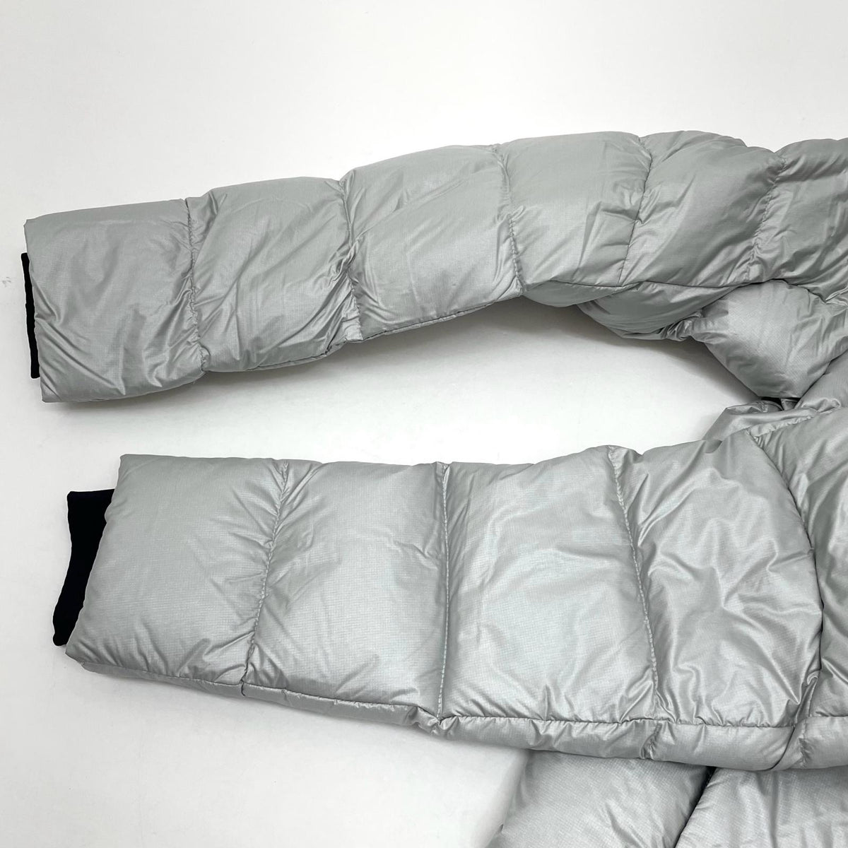 【中古】SALOMON | サロモン ELIXIR ULTRA DOWN ダウンジャケット SAFW2310087 シルバー サイズ：XS【尾張小牧店】