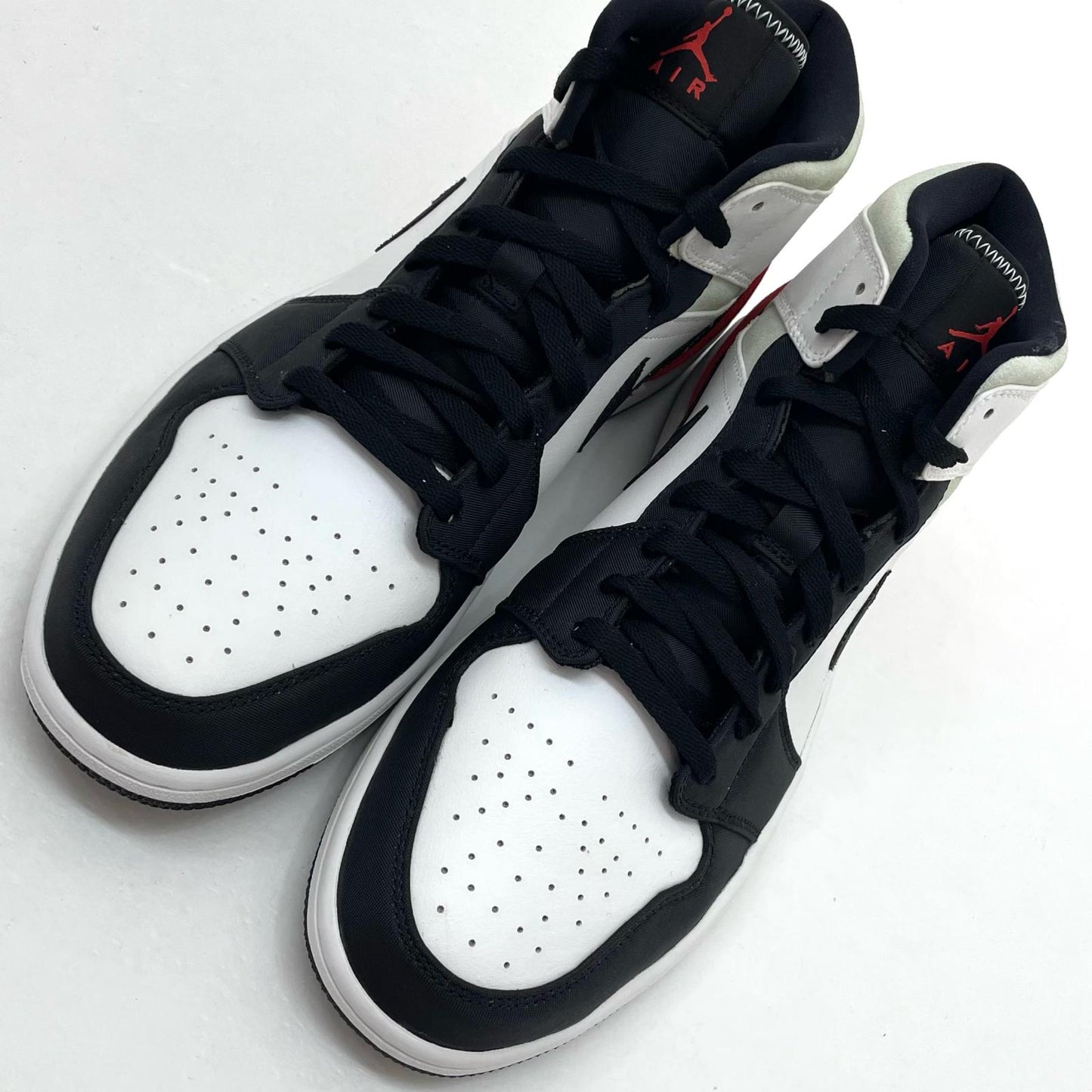 NIKE | ナイキ Air Jordan 1 Mid SE スニーカー 852542-100 ブラック×ホワイト 30cm