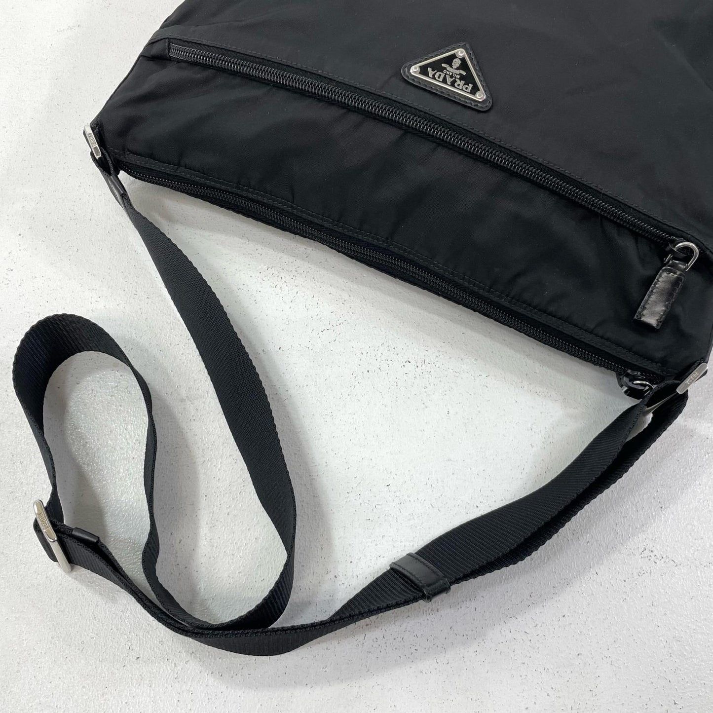 PRADA | プラダ ショルダーバッグ ブラック【尾張小牧店】