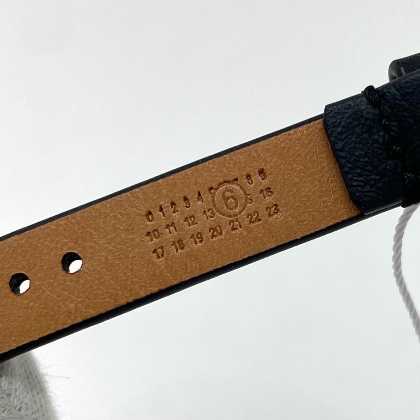 【中古】MM6(Maison Margiela) | エムエムシックスメゾンマルジェラ PLAIN SAUVAGE LEATHER ANELLO ベルトリング・指輪 SM6UQ0106 ブラック サイズ：S【尾張小牧店】