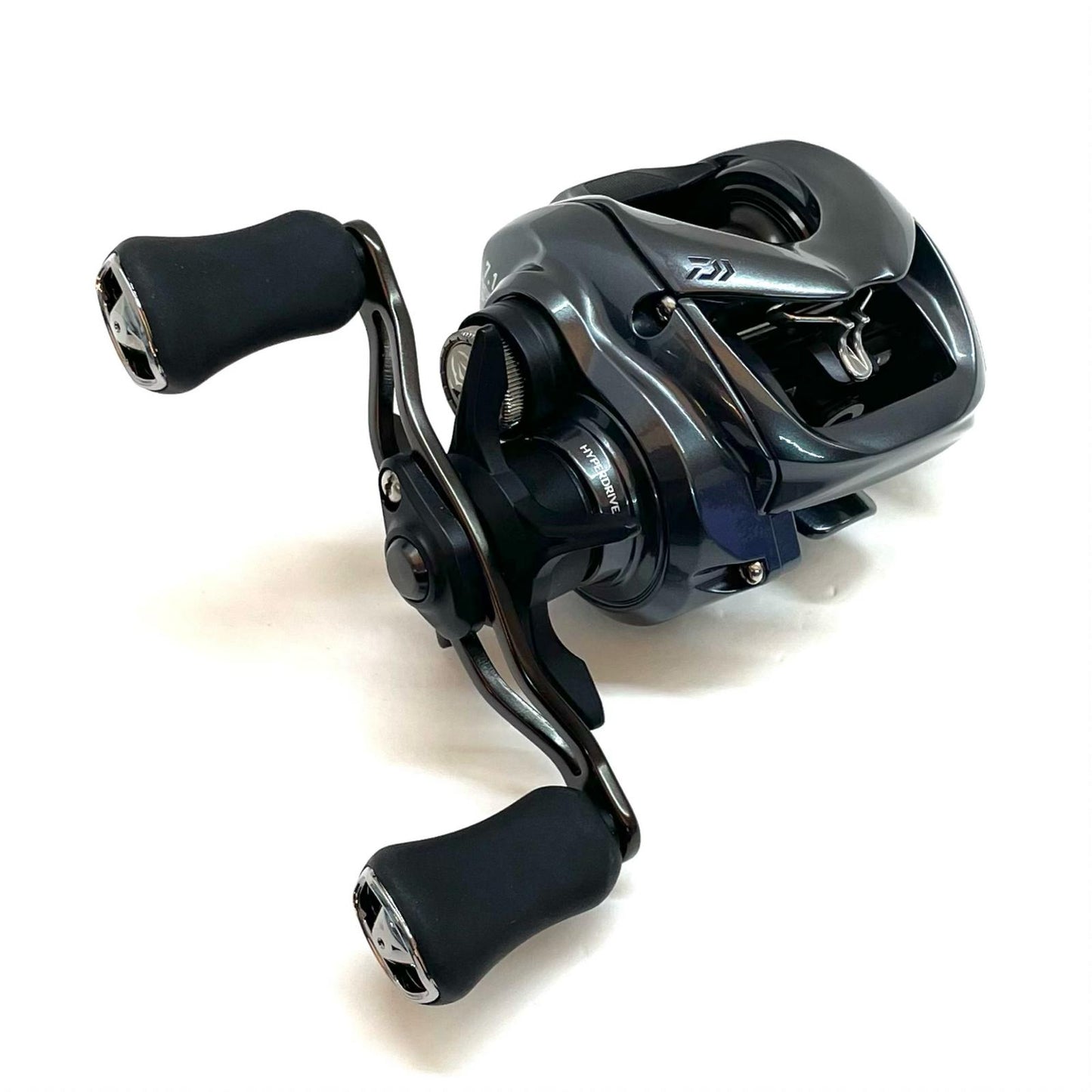 【フィッシング/釣り/釣具/リール】 【ベイトリール/右ハンドル】Daiwa | ダイワ 25タトゥーラ SV TW 100H【尾張小牧店】