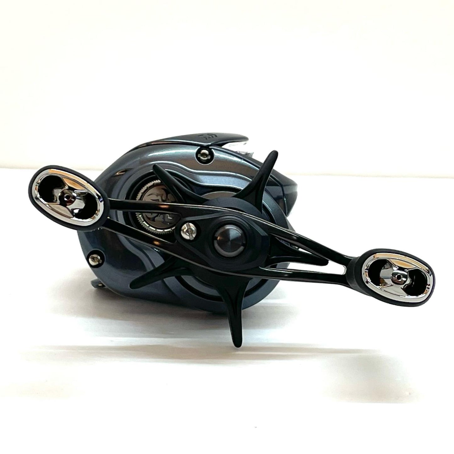 【フィッシング/釣り/釣具/リール】 【ベイトリール/右ハンドル】Daiwa | ダイワ 25タトゥーラ SV TW 100H【尾張小牧店】