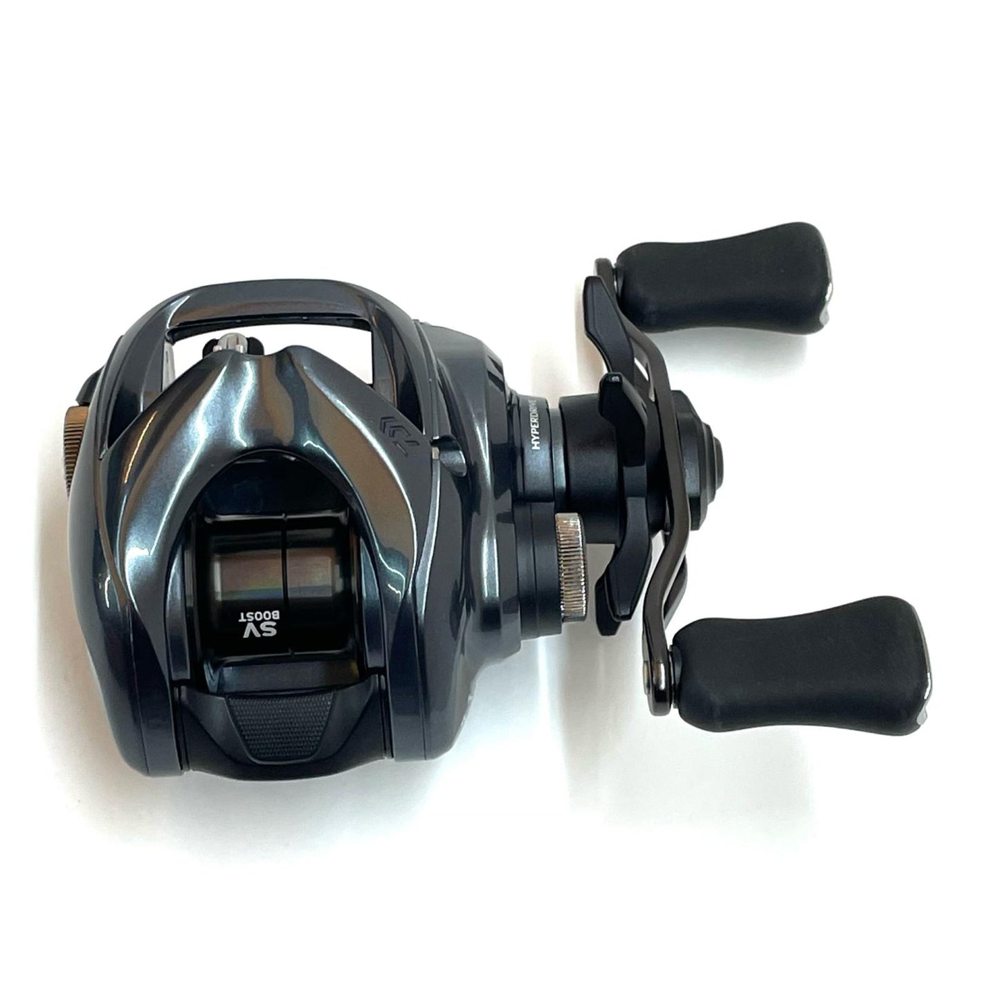【フィッシング/釣り/釣具/リール】 【ベイトリール/右ハンドル】Daiwa | ダイワ 25タトゥーラ SV TW 100H【尾張小牧店】