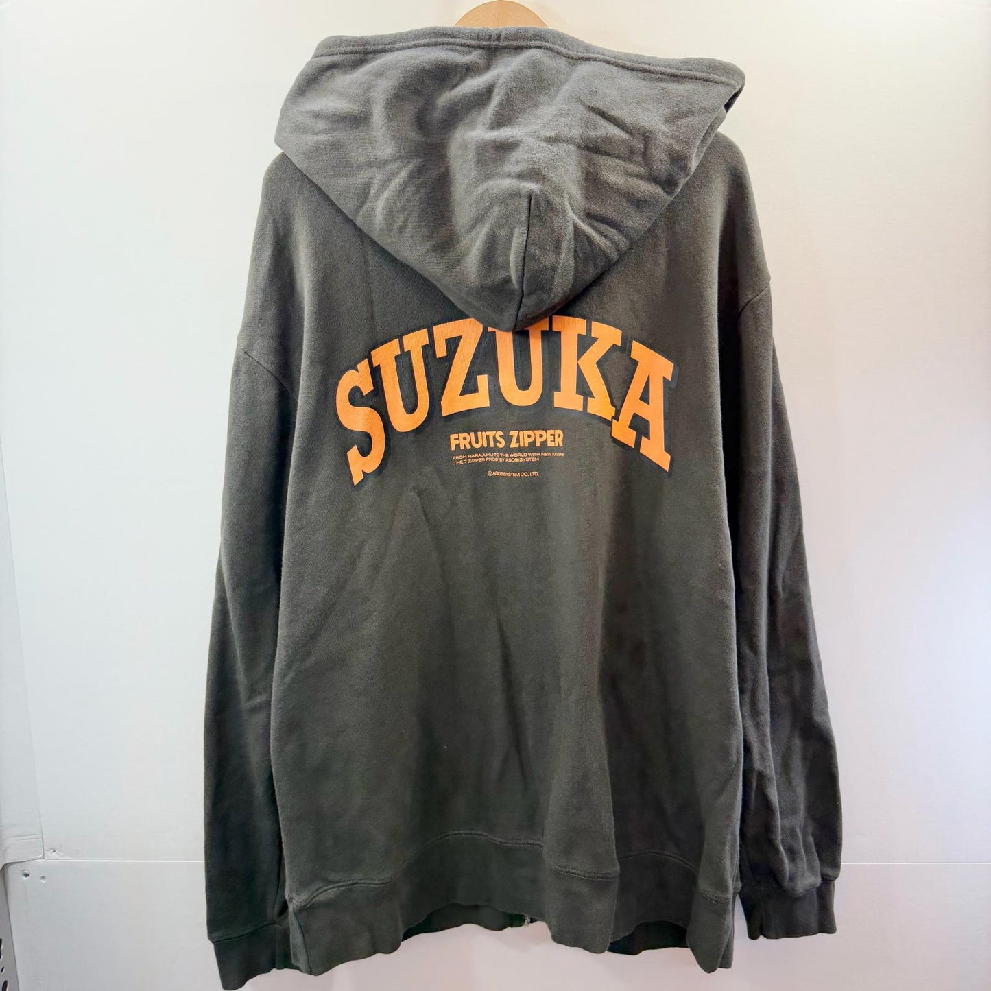 FRUITS ZIPPER 鎮西寿々歌 OSHI API パーカー XLサイズ