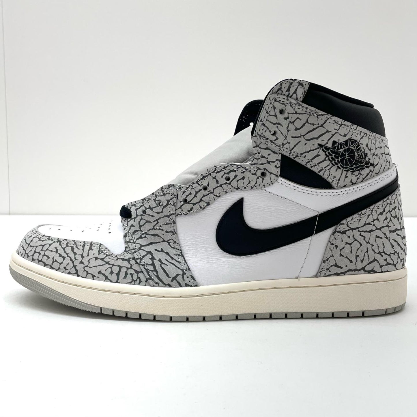 NIKE | ナイキ AIR JORDAN 1 RETRO HIGH OG スニーカー DZ5485-052 グレー×ホワイト×ブラック 30cm