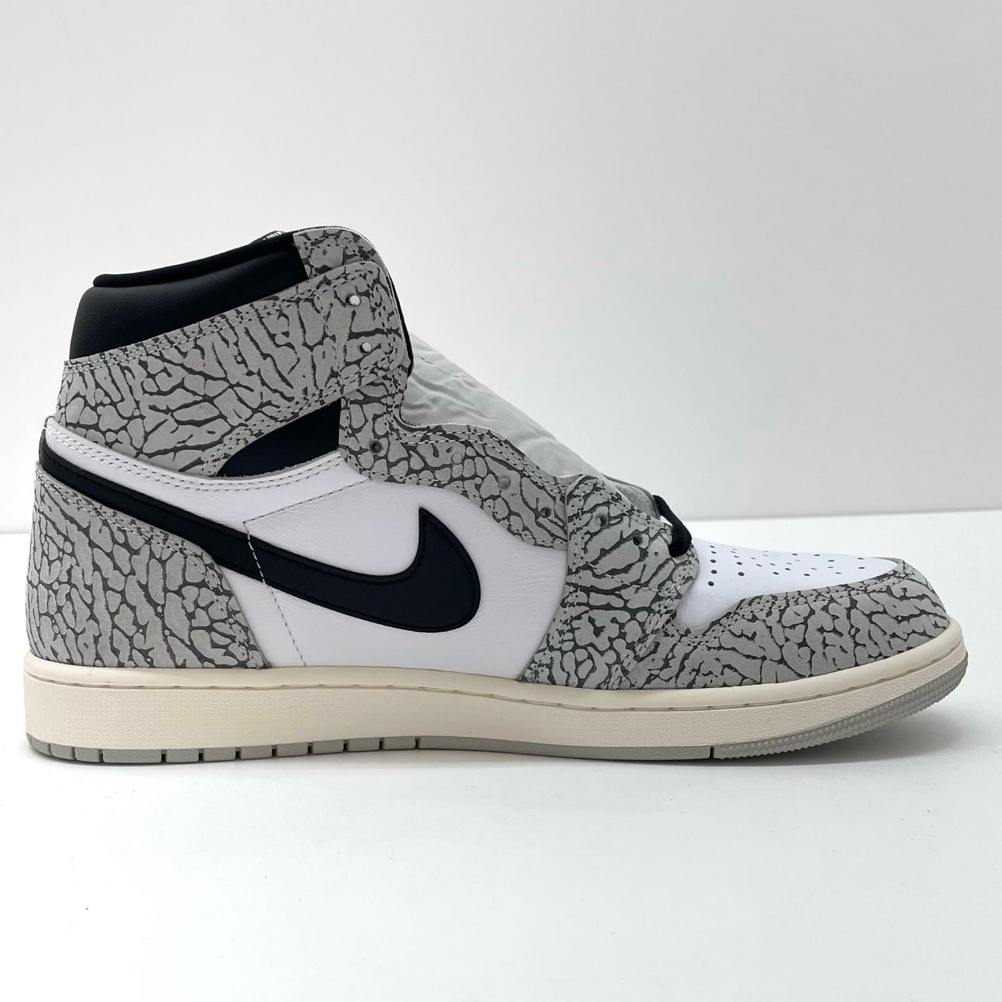 NIKE | ナイキ AIR JORDAN 1 RETRO HIGH OG スニーカー DZ5485-052 グレー×ホワイト×ブラック 30cm