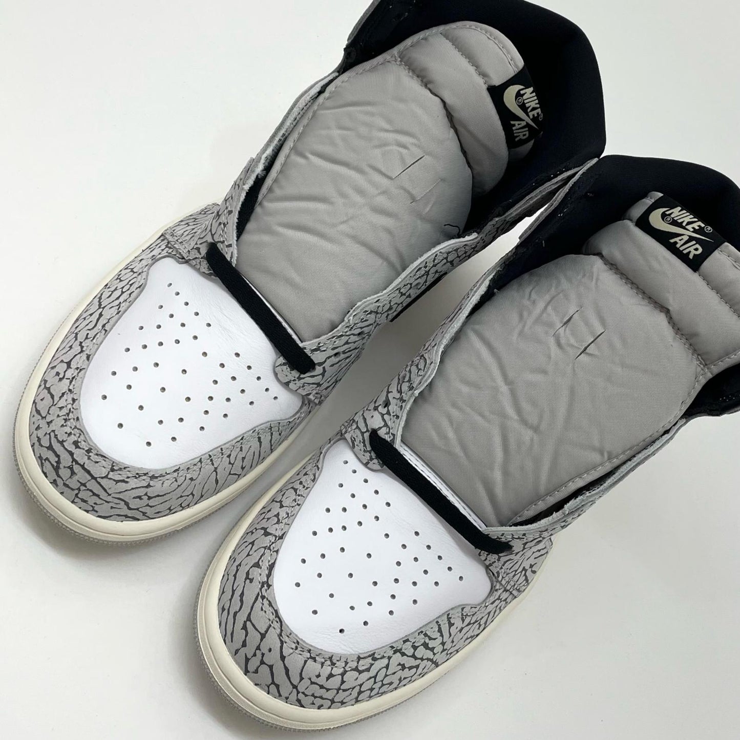 NIKE | ナイキ AIR JORDAN 1 RETRO HIGH OG スニーカー DZ5485-052 グレー×ホワイト×ブラック 30cm