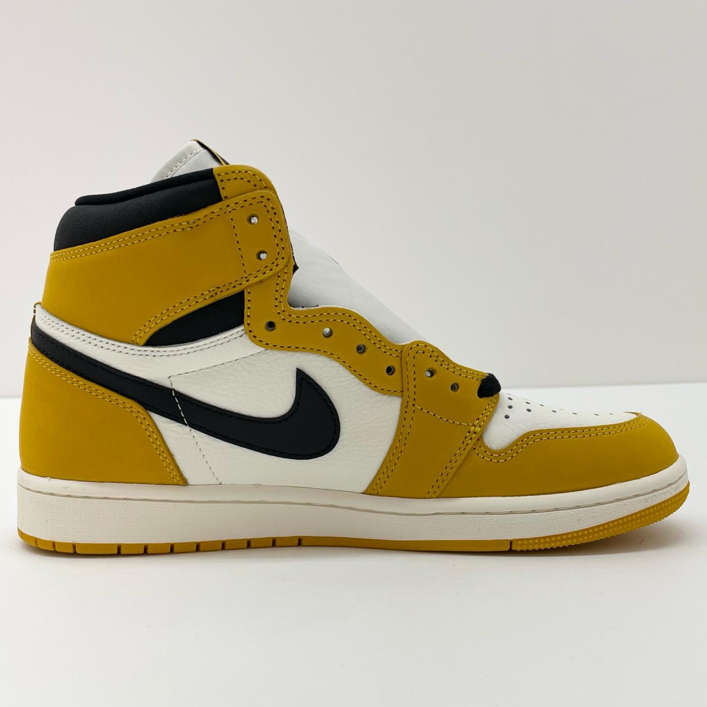 NIKE | ナイキ Air Jordan 1 Retro High OG スニーカー DZ5485-701 イエロー×ブラック×ホワイト 27cm
