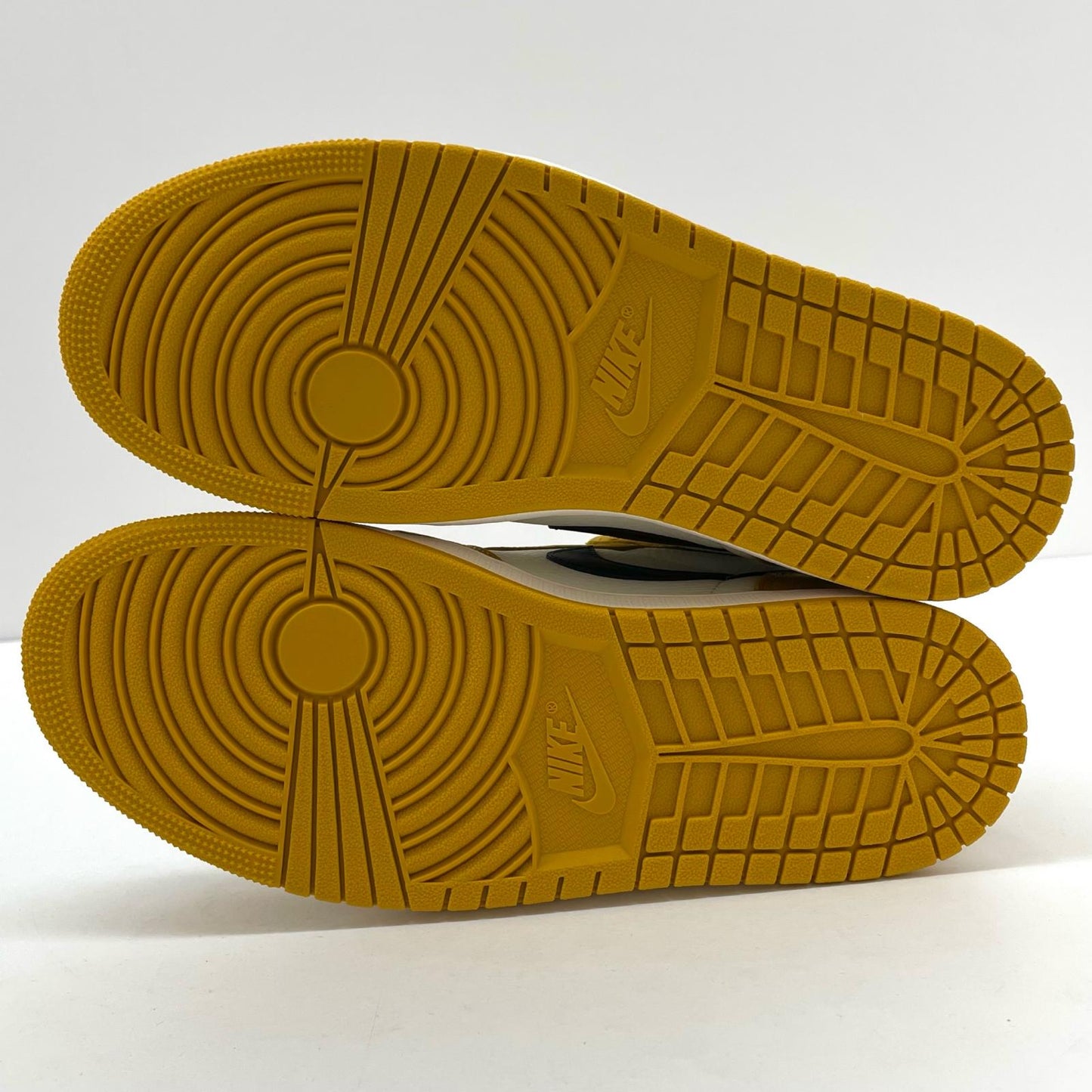 NIKE | ナイキ Air Jordan 1 Retro High OG スニーカー DZ5485-701 イエロー×ブラック×ホワイト 27.5cm【尾張小牧店】