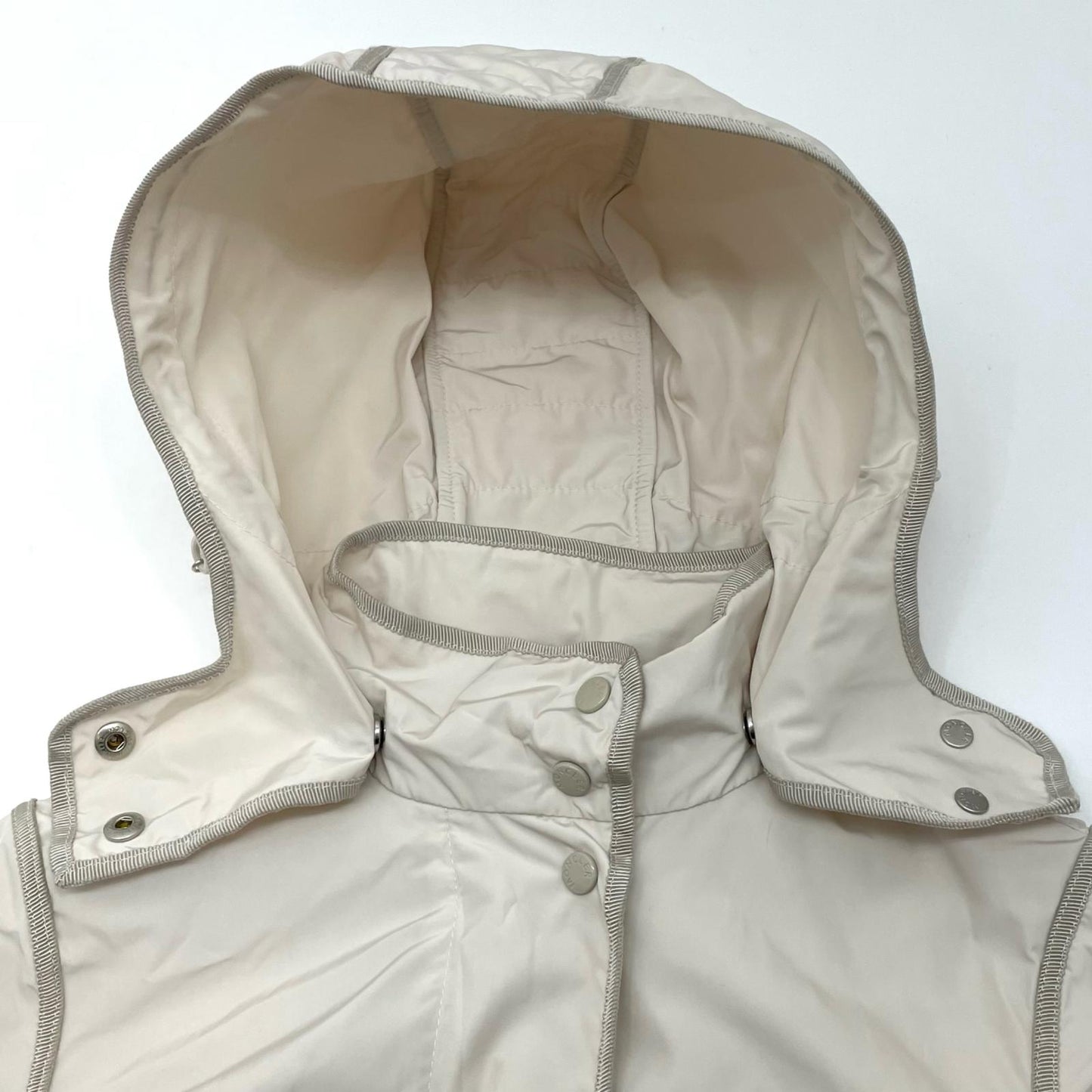 MONCLER | モンクレール その他アウター ベージュ【尾張小牧店】