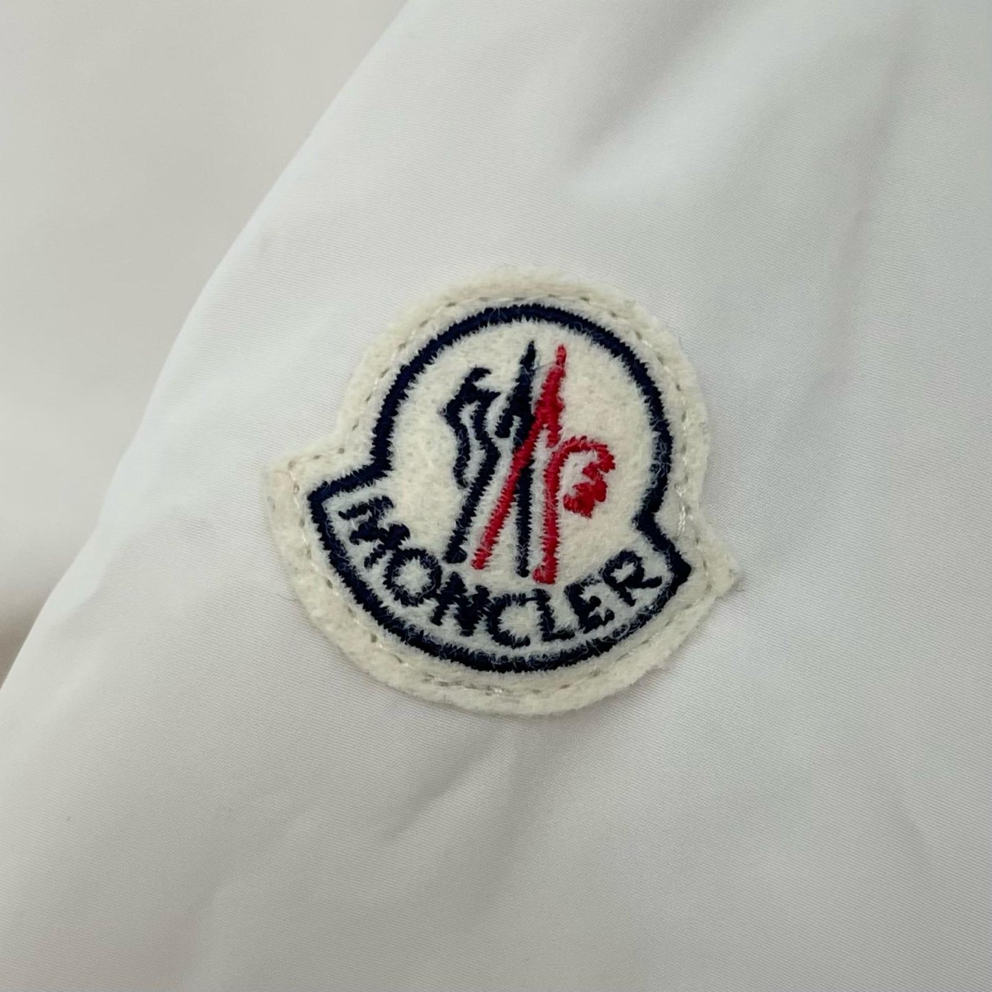 MONCLER | モンクレール その他アウター ベージュ【尾張小牧店】