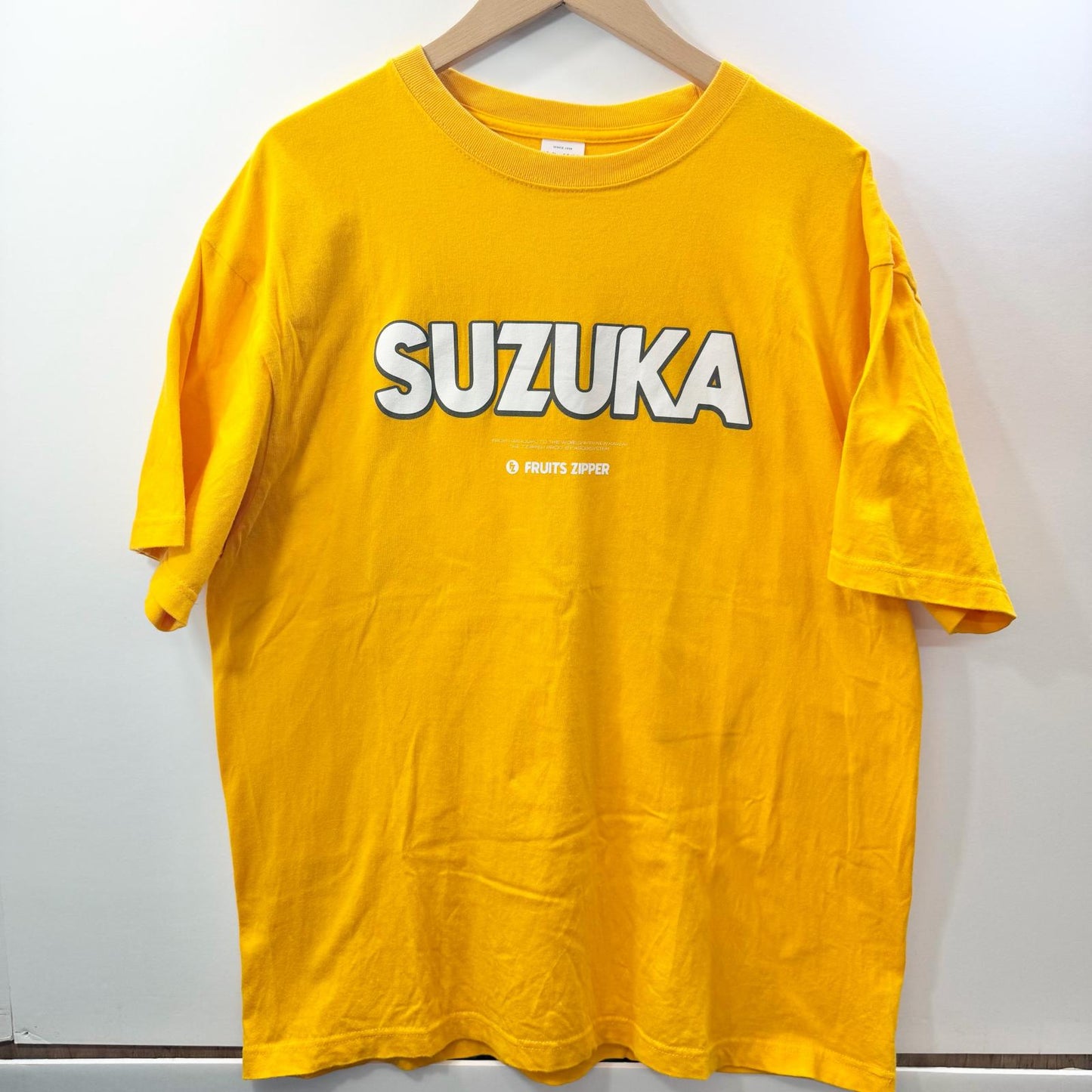 FRUITS ZIPPER 鎮西寿々歌 OSHI API Tee XLサイズ