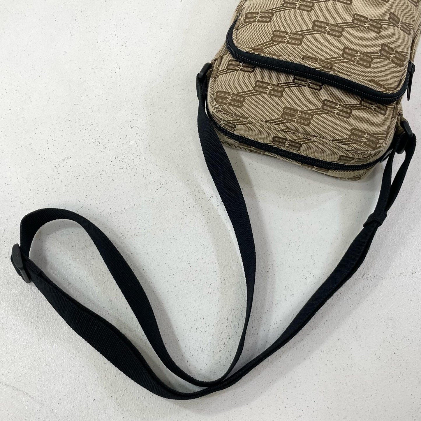 BALENCIAGA | バレンシアガ ショルダーバッグ ブラウン【尾張小牧店】