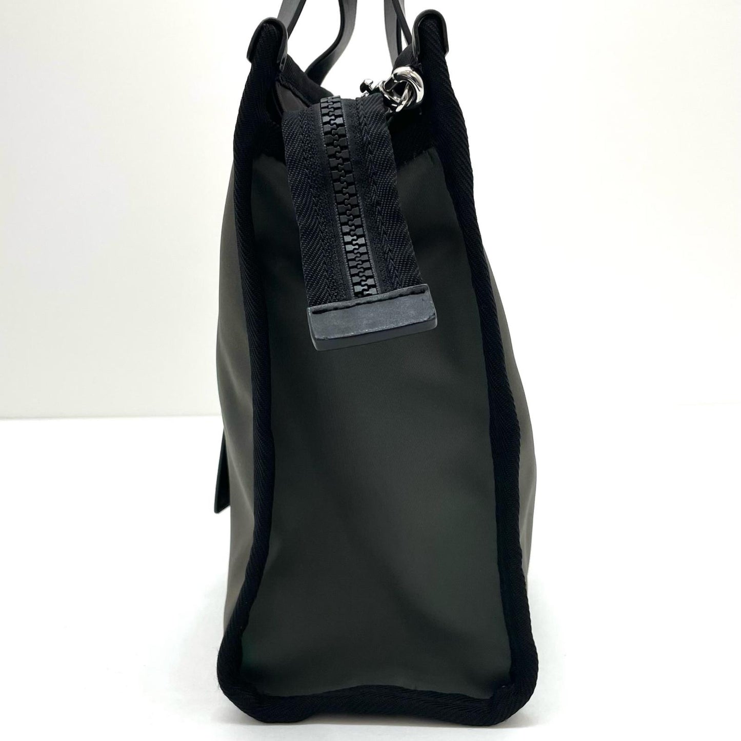 MARC JACOBS | マークジェイコブス ショルダーバッグ カーキ【尾張小牧店】