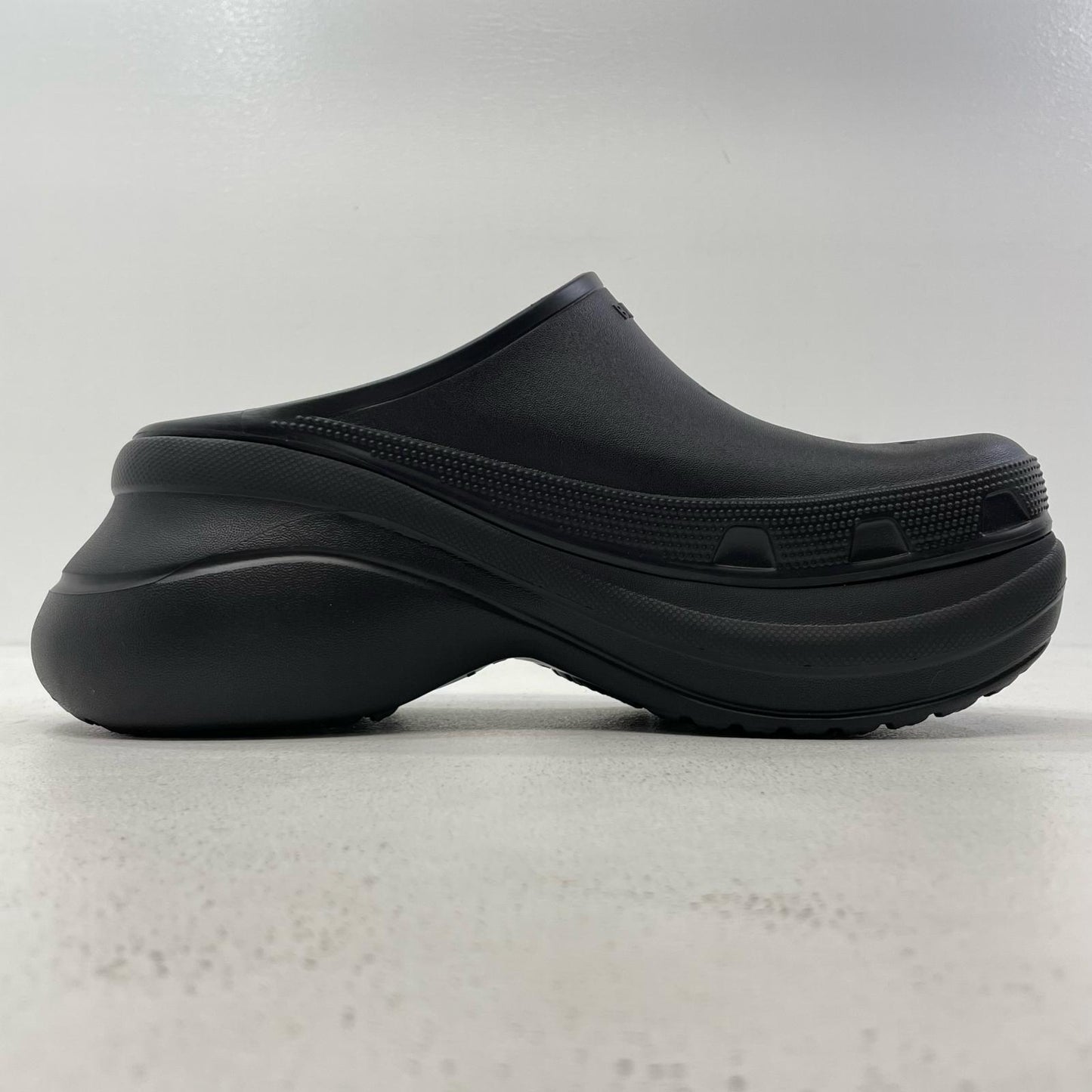 BALENCIAGA | バレンシアガ サンダル ブラック サイズ：43【尾張小牧店】
