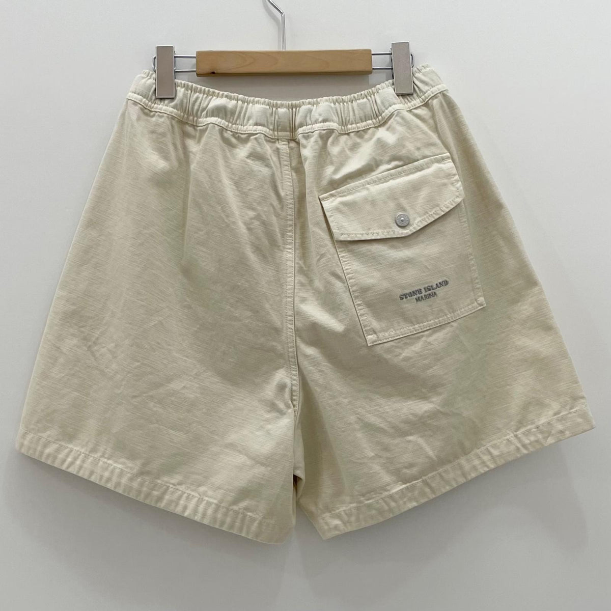 【中古】STONE ISLAND | ストーンアイランド ショートパンツ L1S15L100010 アイボリー サイズ：30【尾張小牧店】