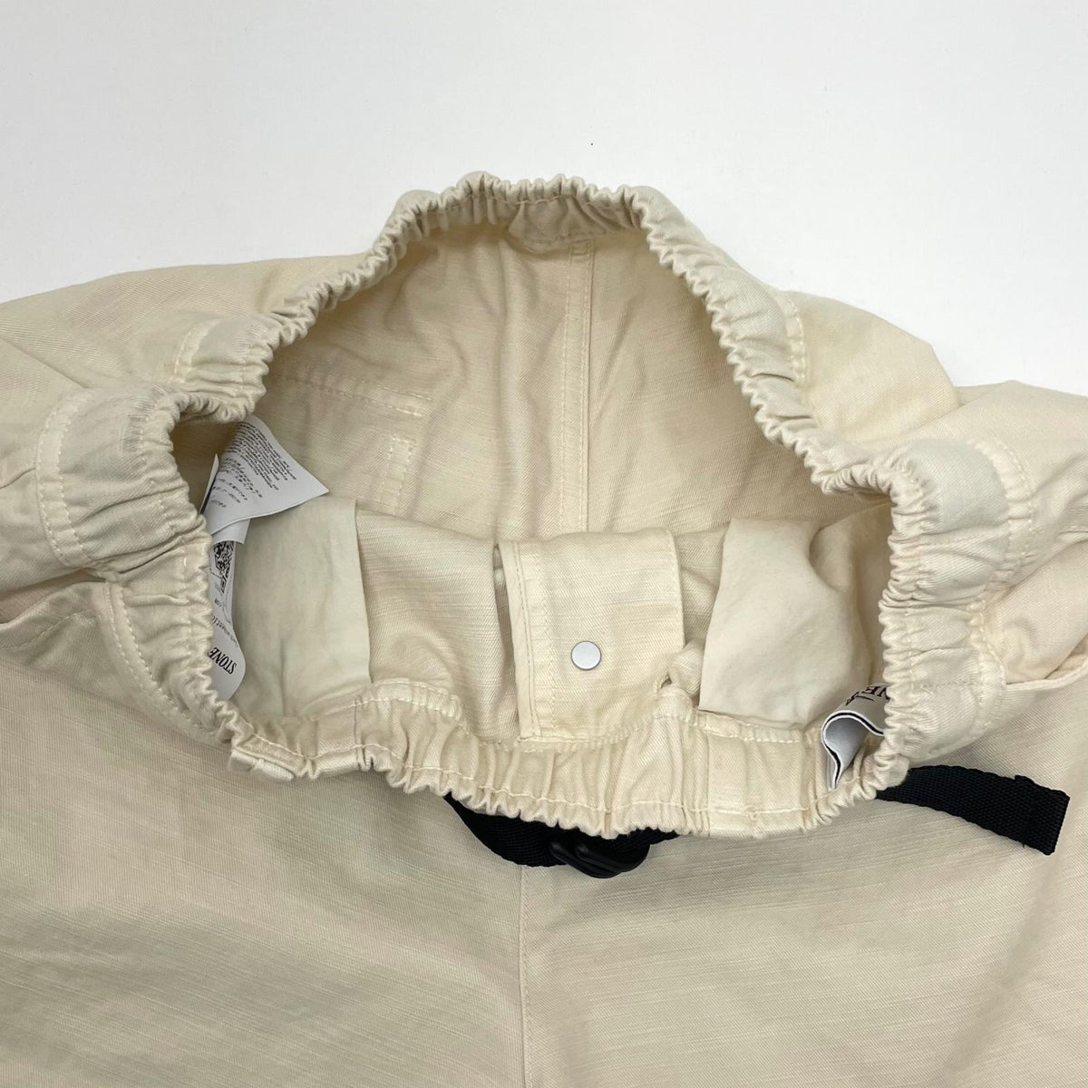 【中古】STONE ISLAND | ストーンアイランド ショートパンツ L1S15L100010 アイボリー サイズ：30【尾張小牧店】