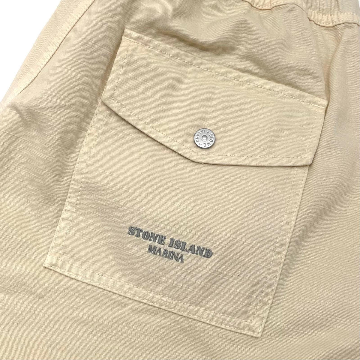 【中古】STONE ISLAND | ストーンアイランド ショートパンツ L1S15L100010 アイボリー サイズ：30【尾張小牧店】