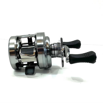 【フィッシング/釣り/釣具/リール】 【ベイトリール/右ハンドル】SHIMANO | シマノ 20カルカッタコンクエストDC 100【尾張小牧店】