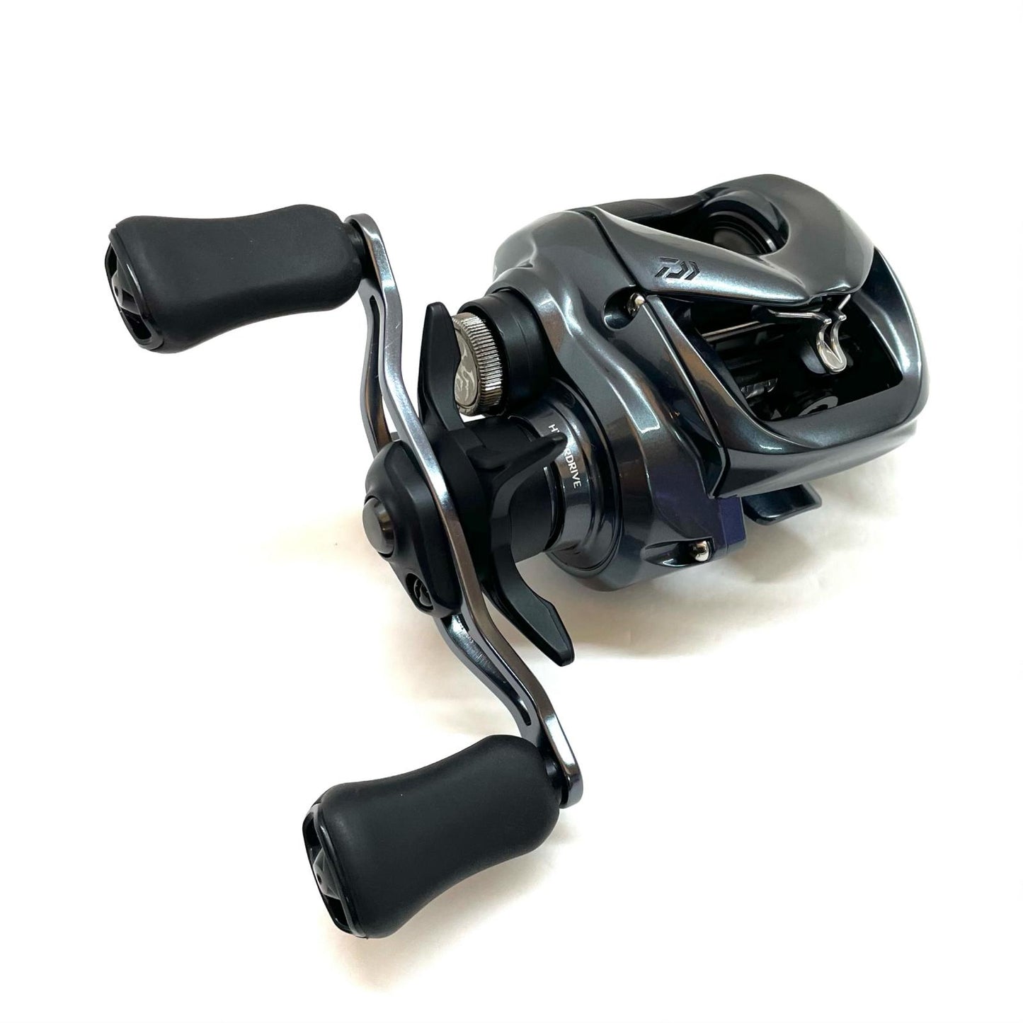 【フィッシング/釣り/釣具/リール】 【ベイトリール/右ハンドル】Daiwa | ダイワ 25タトゥーラ SV TW 100H【尾張小牧店】