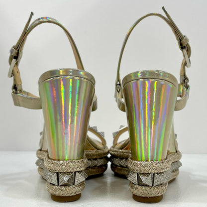 【中古】Christian Louboutin | クリスチャンルブタン ピラクルー 110 パテント サイキック ウェッジソール サンダル スタッズ シルバー サイズ：35【尾張小牧店】